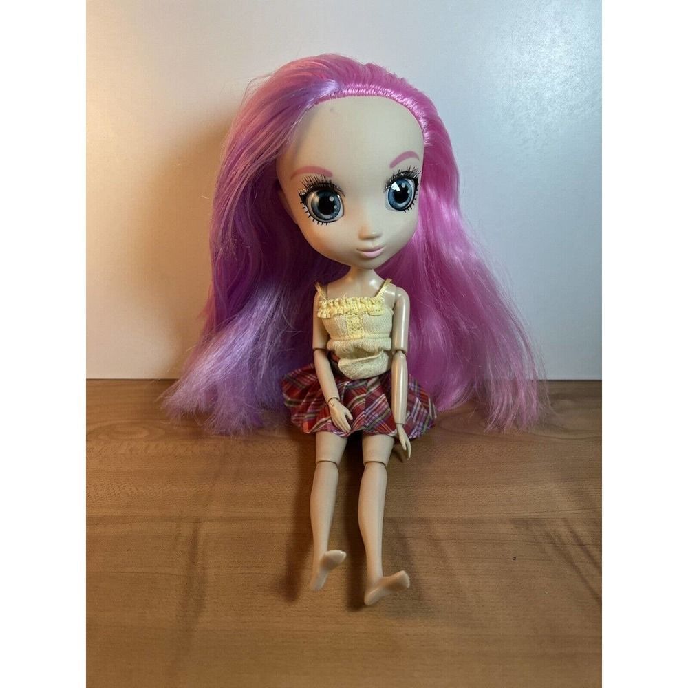 Hunter Shibajuku Girls Shizuka Doll Pink Hair Blue Eyes Dressed